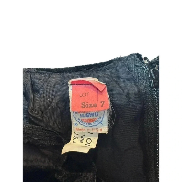 Union Made ILGWU vintage Black Peplum Square Neck Velvet Cocktail Dress Size 7 - Picture 7 of 10